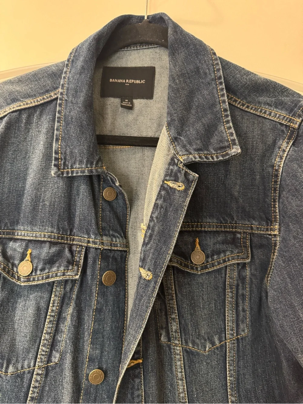 Banana Republic Medium Wash Classic Denim Jacket Men's Size M
